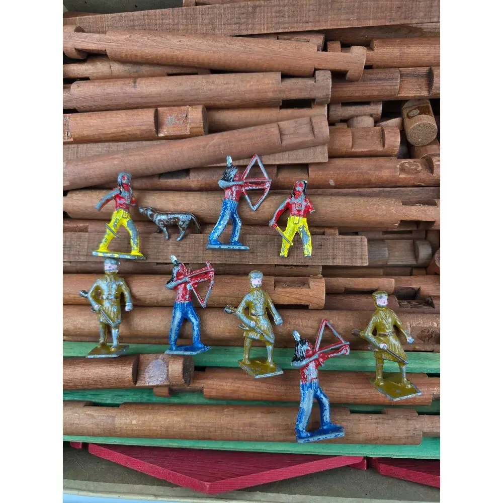 1940’s Vintage Original Lincoln Logs Set w/ Box incomplete some metal figures